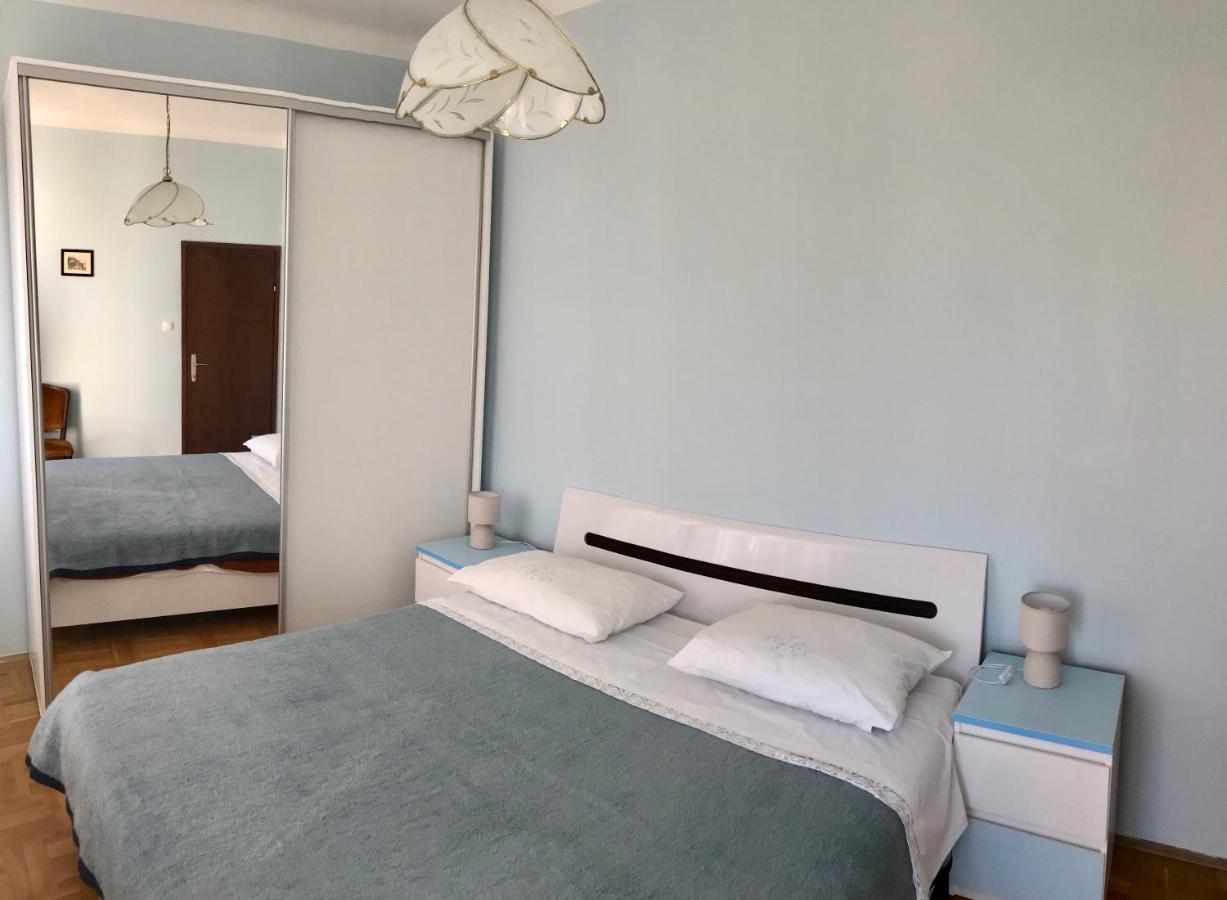 Apartment Duncovich Cres Luaran gambar